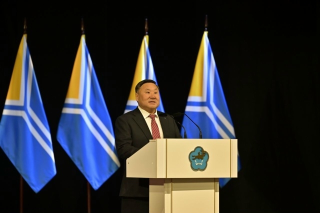 Сегодня Глава Тувы Владислав Ховалыг обратился к Верховному Хуралу (Парламенту) Тувы с ежегодным Посланием, объявив главным событием года IV Международный буддийский форум. Форум призван подчеркнуть единство и богатство культуры региона в Год единства нар