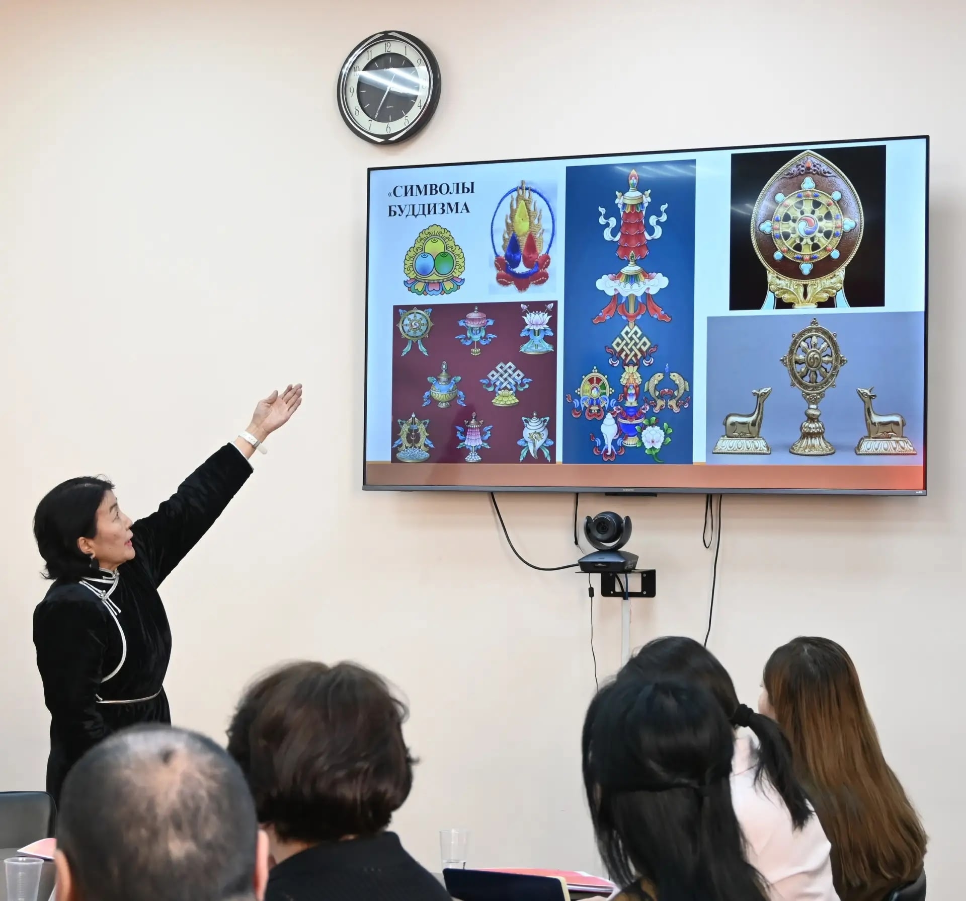 В Туве начинается выставка-конкурс «Буддийские сюжеты и мотивы в современном искусстве».